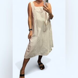 Doen style European nightgown in cotton with scalloped top edges size M